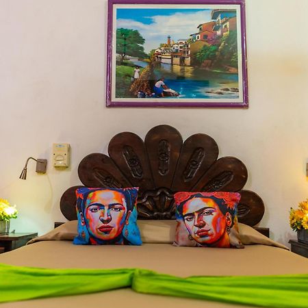 Hotel Posada De Roger Puerto Vallarta Exteriör bild
